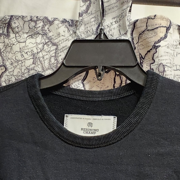 Med Reigning Champ Toronto sweatshirt. - Picture 6 of 6